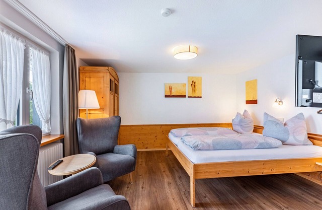 Studio Apartment 'Apartment 2' with Shared Garden, Balcony and Wi-Fi