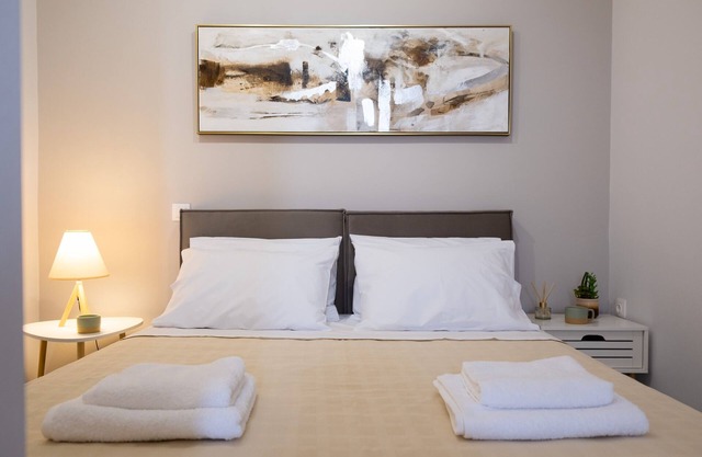 Studio Apartment 'Mella Roa Amar' with Shared Terrace, Wi-Fi and Air Conditioning