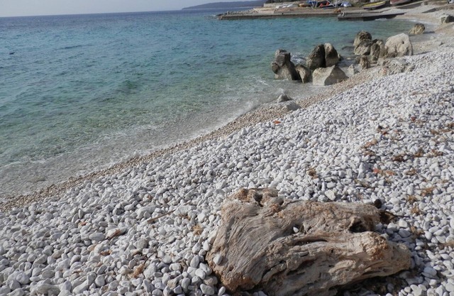 Studio apartment Tiho on Silba island