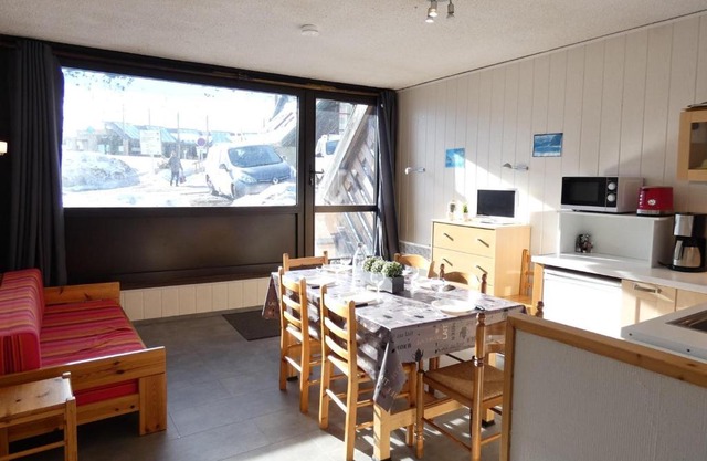 Studio cabine 6 pers. avec balcon exposition Sud, salon avec LCD et DVD, cuisine équipée, casier à ski - FR-1-457-196