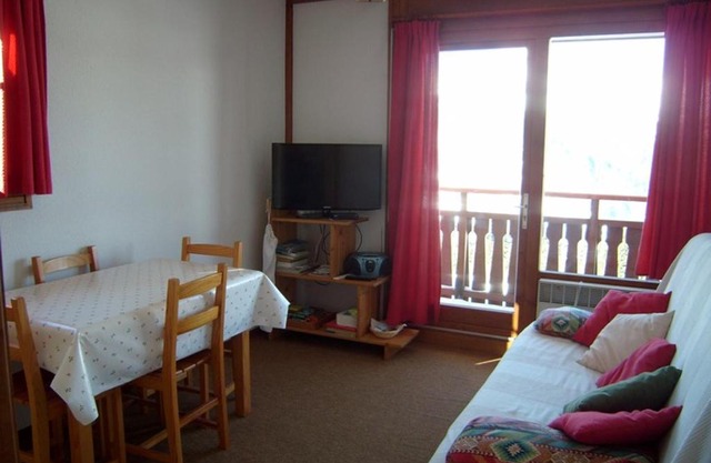 Studio cosy pour 4 aux pieds des pistes, animaux admis, parking - FR-1-733-46