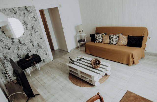 Studio de Plain-pied Avec Terrasse et Jardin