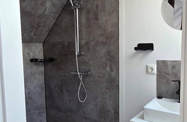 Studio-Deluxe-Private Bathroom-Landmark view-Schloßblick