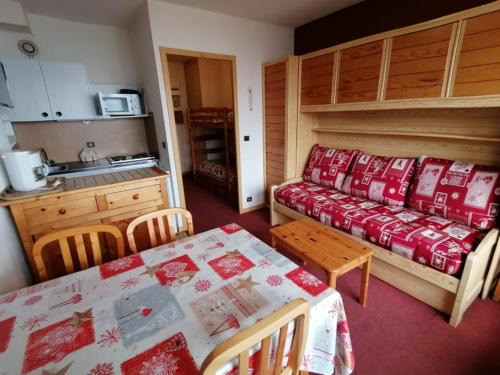 Studio fonctionnel près des pistes avec kitchenette et parking - FR-1-181-2548