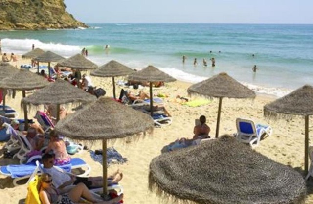Studio Free Parking 300m walking to beach Burgau
