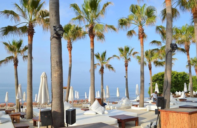 Studio La Perla with Sea and Mountain View, Shared Pool