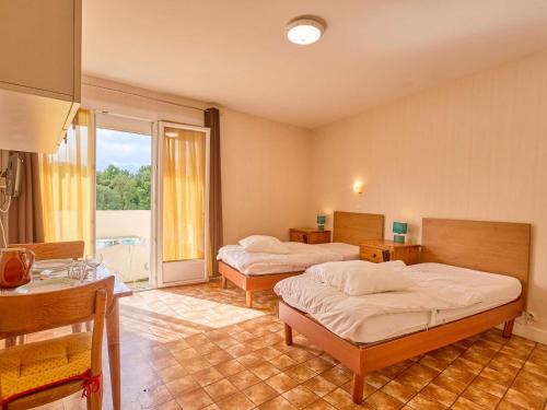 Studio lumineux avec balcon exposé sud pour 2 personnes - FR-1-841-46