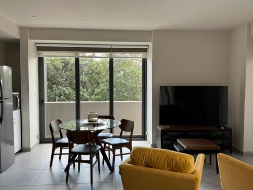 Studio Near Poliforum and Downtown