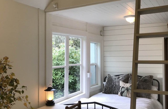 Studio near Vashon Town