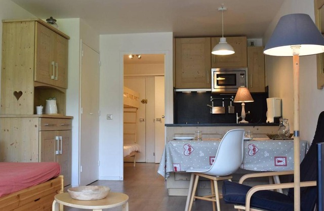 Studio pour 4 personnes à Méribel - Centre avec balcon et parking privé - FR-1-180-206