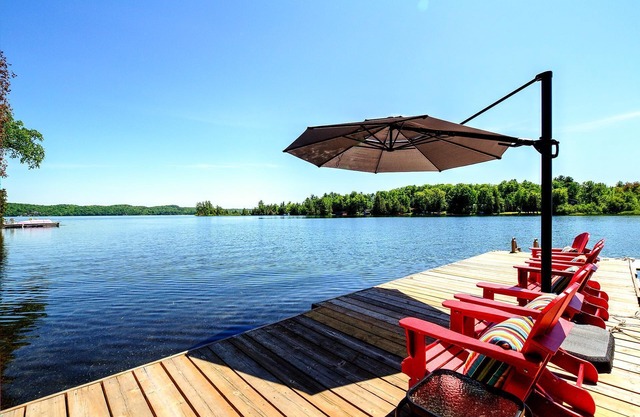 Stunning 4Bed, 2Bath Cottage on Skeleton Lake! 2.7 Acres! Privacy!