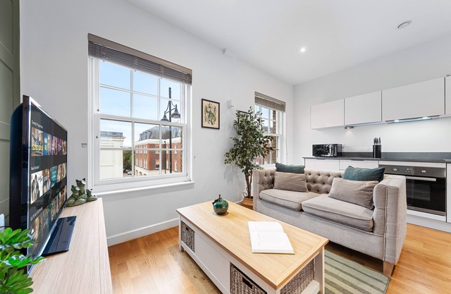 Stunning 1 Bed Apartment Near Heathrow London