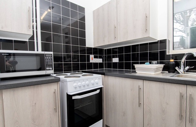 Stunning 1-bed Entire Apartment in Teddington
