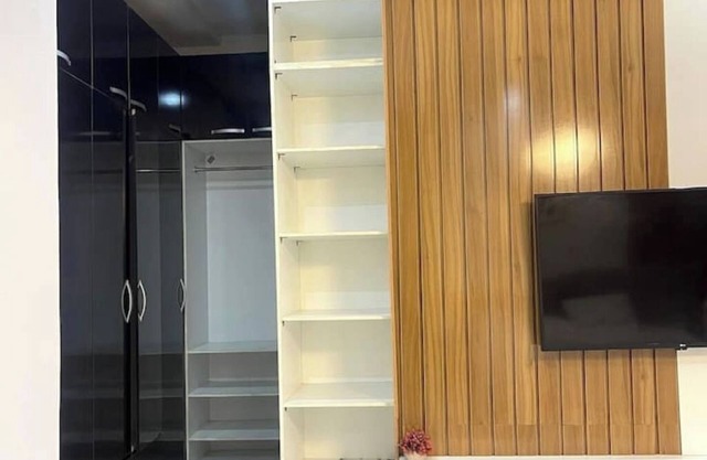 Stunning 1 bedroom w. balcony 24hrs electric