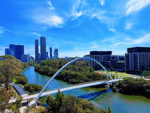 Stunning 2BR with River & City Views in Parramatta