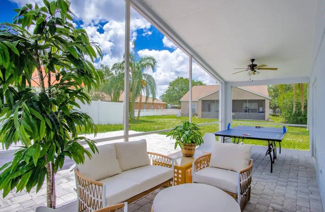 Stunning 4 BR Paradise - NewRemodel-Full Amenities! Resort Size Pool!