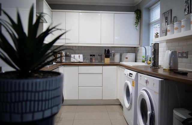 Stunning 5-bed House in Liverpool! Great Location!