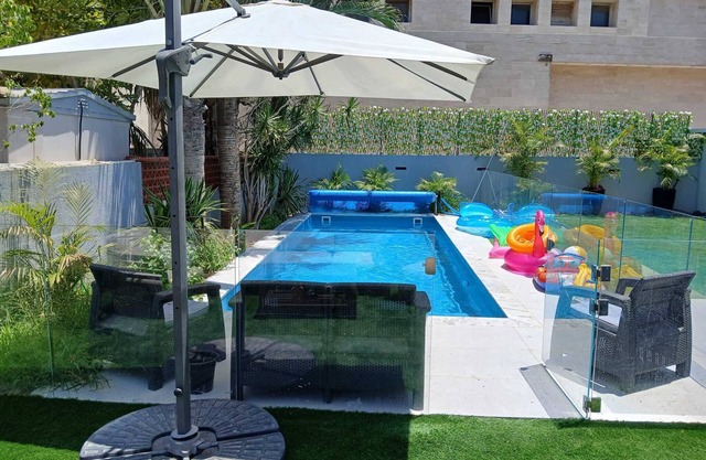 Stunning 5-bed villa, with pool and large garden