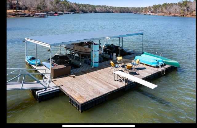Stunning 5-bedroom house in Arley with easy access to beautiful Smith Lake.