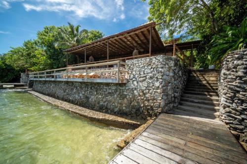 Stunning 6BR Beachfront Villa in Rosario