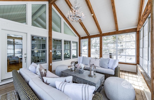 Stunning 7 bed 5 bath property on Lake Muskoka! Boathouse! Bunkie! Hot Tub!