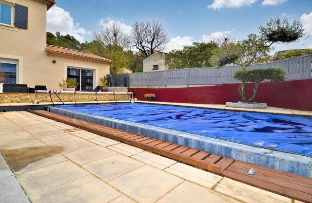 Stunning apartment in Pont-St-Esprit
