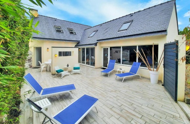 Stunning Apartment In Moelan Sur Mer With Sauna, Wifi And Outdoor Swimming Pool