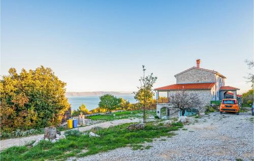 Stunning Apartment In Gondolici