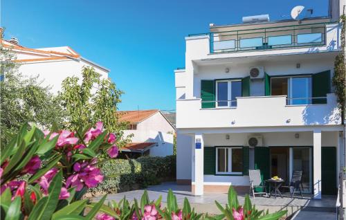 Stunning Apartment In Kastel Stari