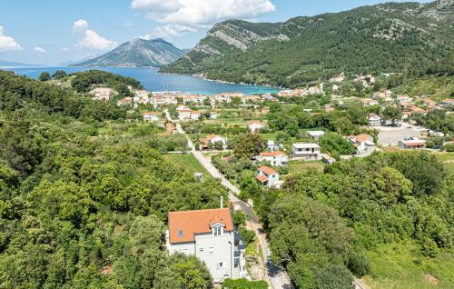 Stunning Apartment In Zuljana