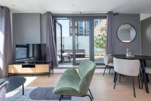 Stunning Apartment with Private Terrace