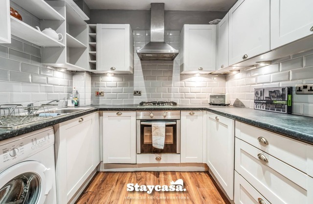 Stunning Artistic Hideout Perfect for Family