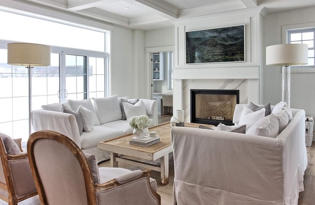 Stunning, bright Georgian coastal home outside of Thornbury, Pool and Hot Tub!