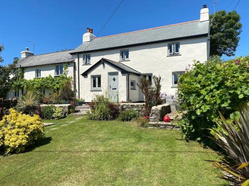 Stunning Cottage Close to Amazing Beaches