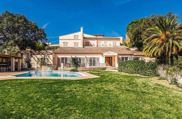 Stunning home in Les Adrets-de-l'Estére