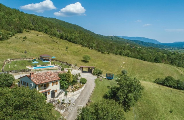Stunning home in Gologoricki Dol