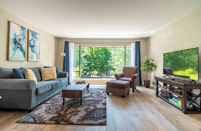 Stunning Home in Queen Anne near Space Needle!