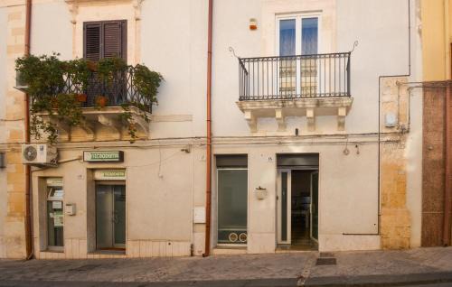 Stunning Home In Solarino