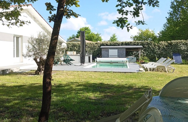 Stunning home in Talais