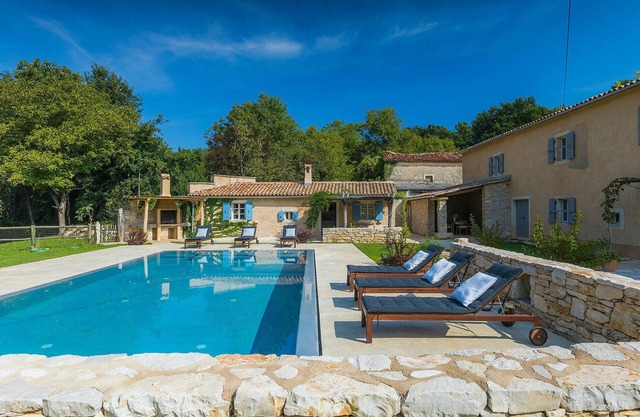 Stunning home in Zminj