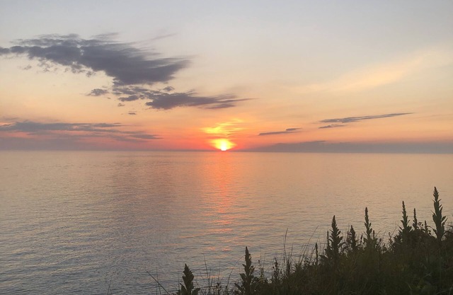 Stunning Lake Views ~ Historic Peaceful Retreat Only 10 Minutes to Holland