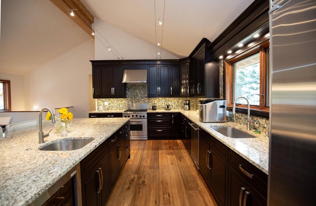 Stunning Modern New Contruction in East Vail