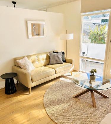 Stunning Modern Self-contained Apartment