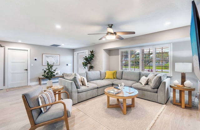 *Stunning New listing* Location! Complete renovation/lush yard. King beds