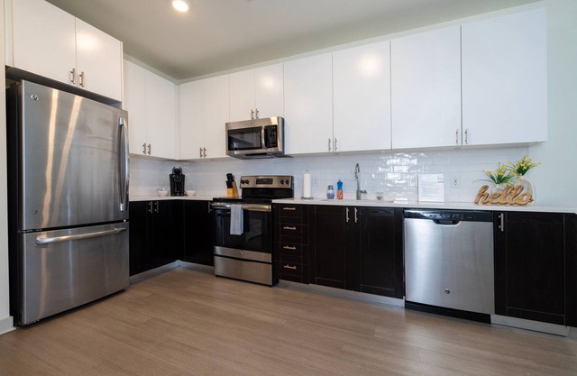 Stunning Nulu 1BR Cozysuites 06