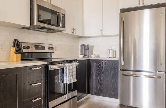 Stunning Nulu 1BR Cozysuites 02