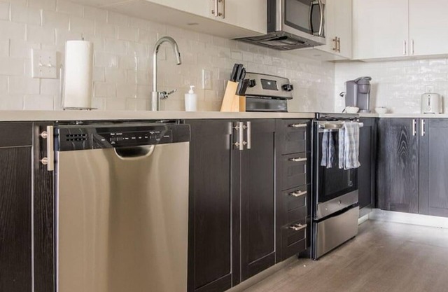 Stunning Nulu 1BR Cozysuites 03
