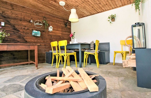 Stunning private villa for 3 people with WIFI, TV, patio, pets allowed and panoramic view