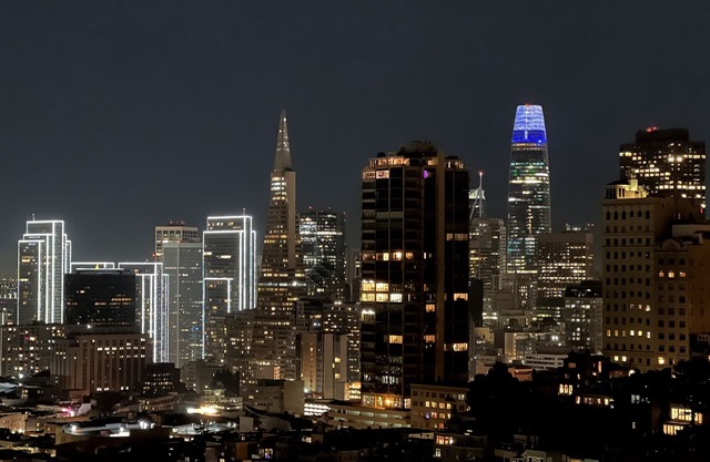 Stunning Panoramic Skyline Views in Russian Hill!