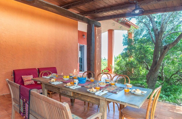 Stunning private villa with WIFI, A/C, private pool, TV, terrace, pets allowed and panoramic view